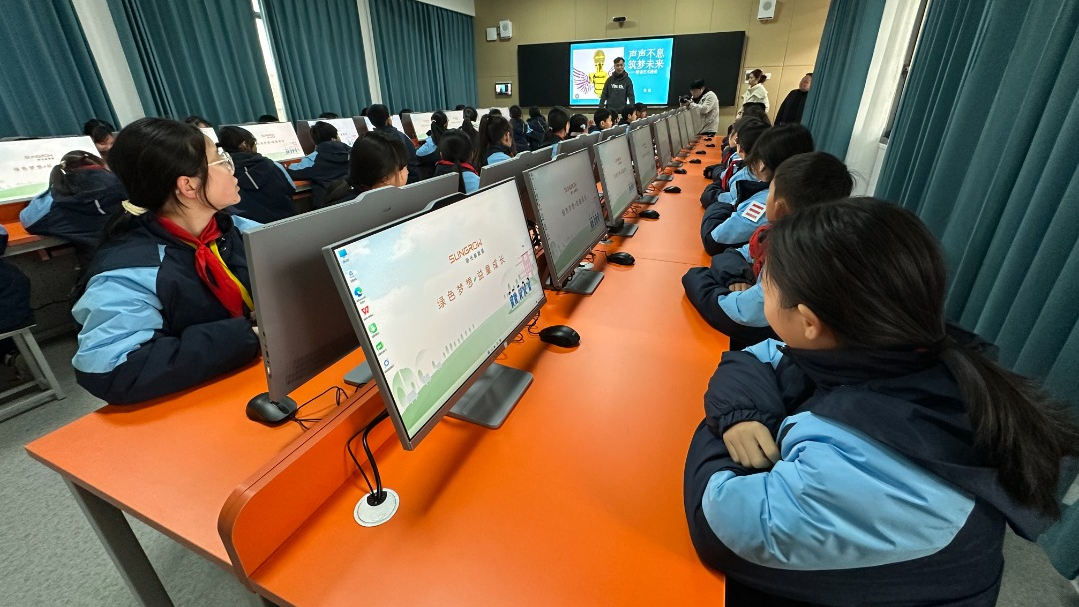 贝博正能量公益行 │ 芒果公益加码，贝博智慧教室“加课表”