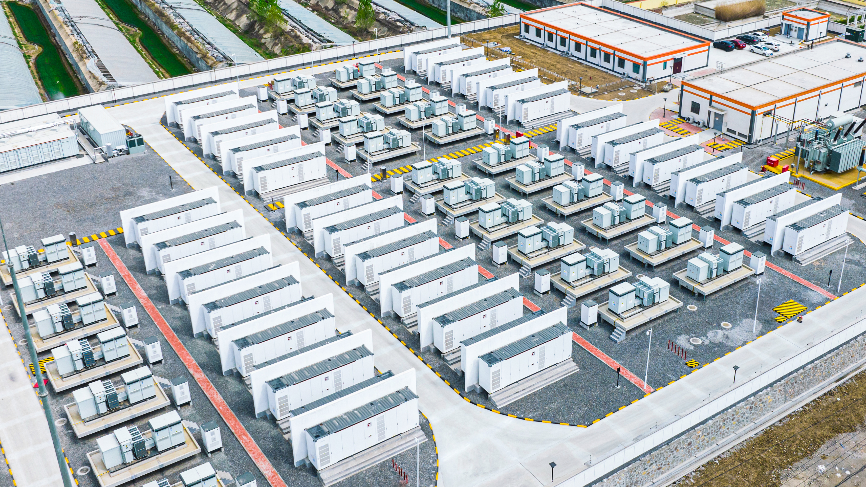 山东台儿庄200MW400MWh电网侧储能电站